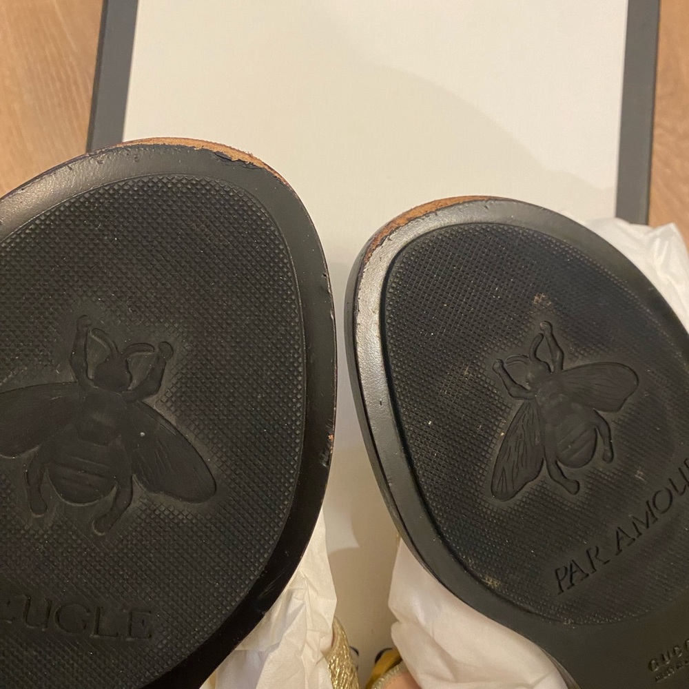 Gold GG Logo Thong Sandals - Picture 4 of 7